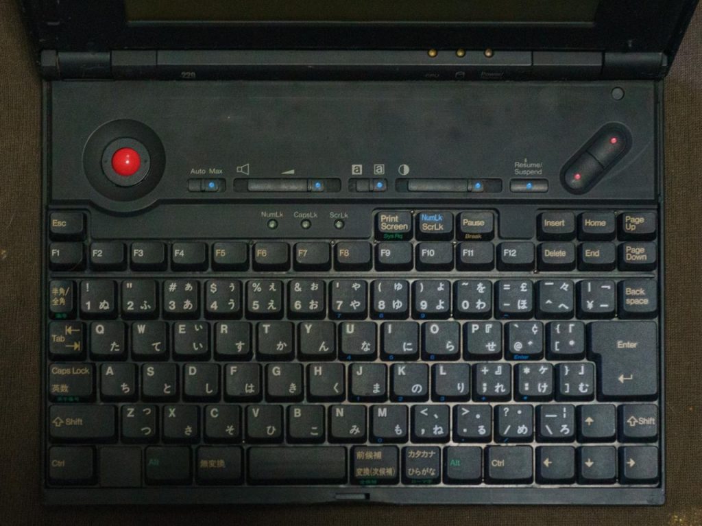 1993年5月 IBM ThinkPad 220(利用碱性干电池供电)-瑞邦电脑
